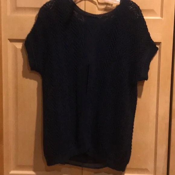 New Christopher & Banks Top - Picture 6 of 9